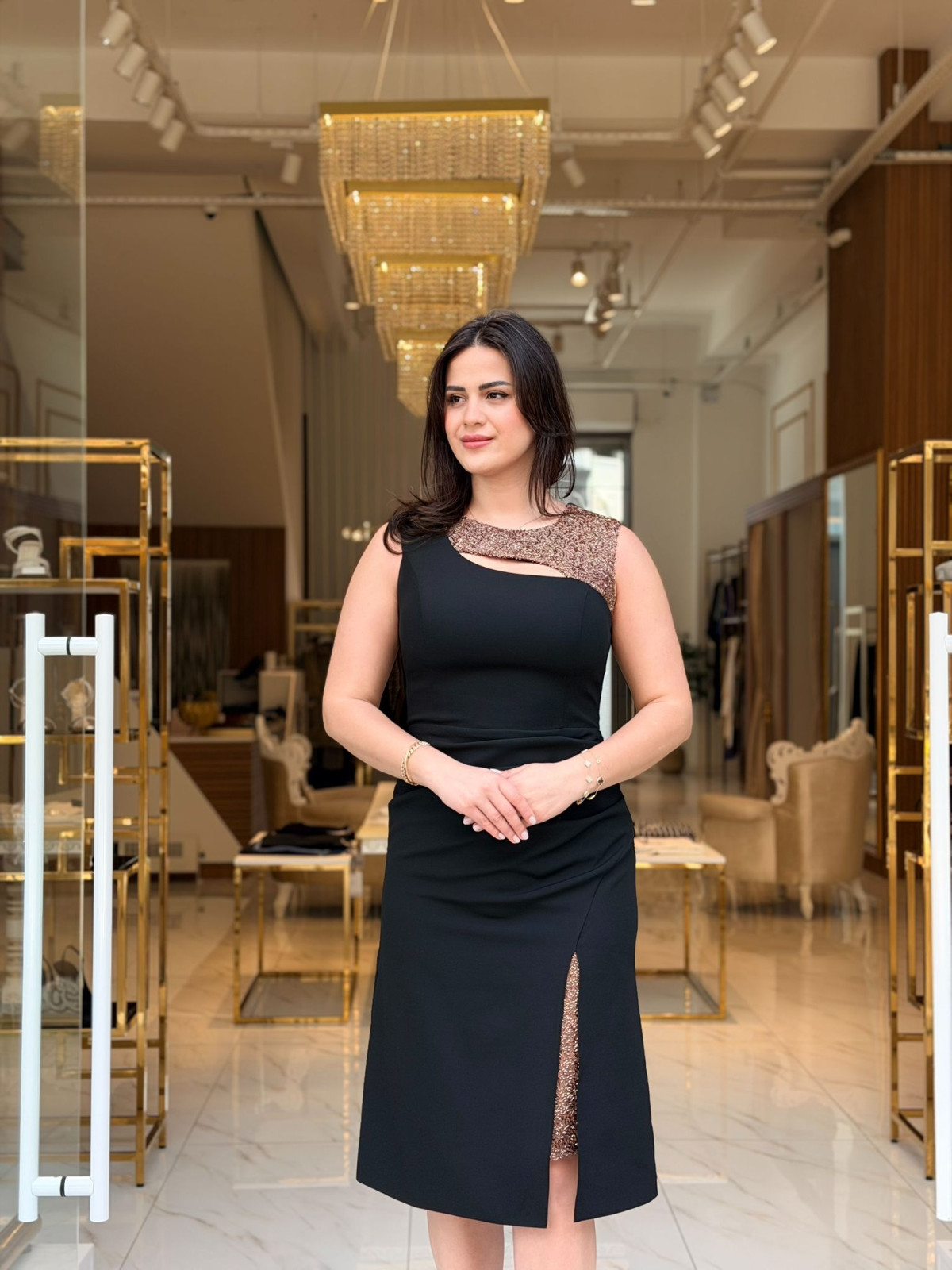 DORİDORCA KOLSUZ MİDİ ELBİSE