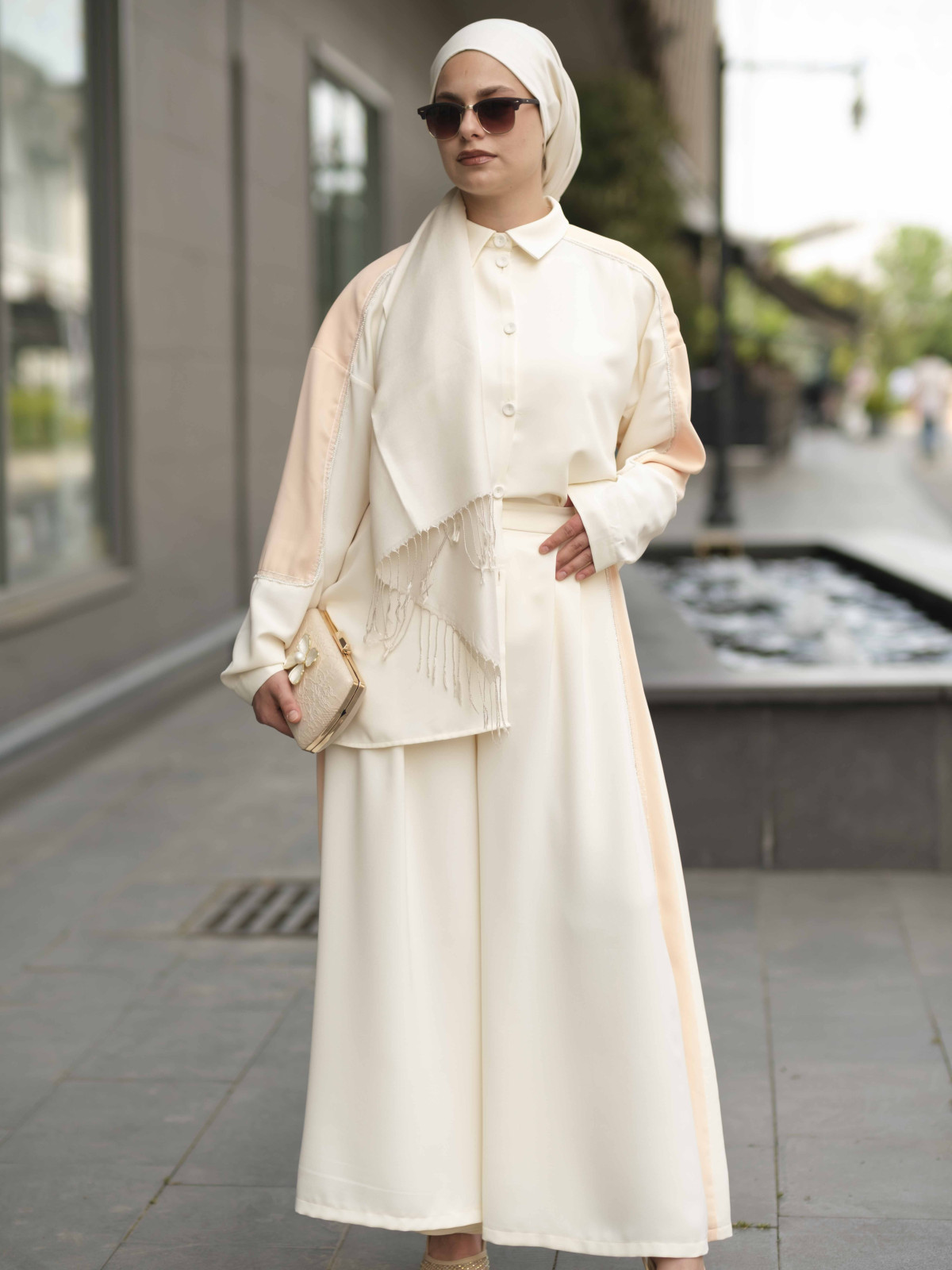 İNCİ VE TAŞ DETAYLI TAKIM-EKRU/SOMON