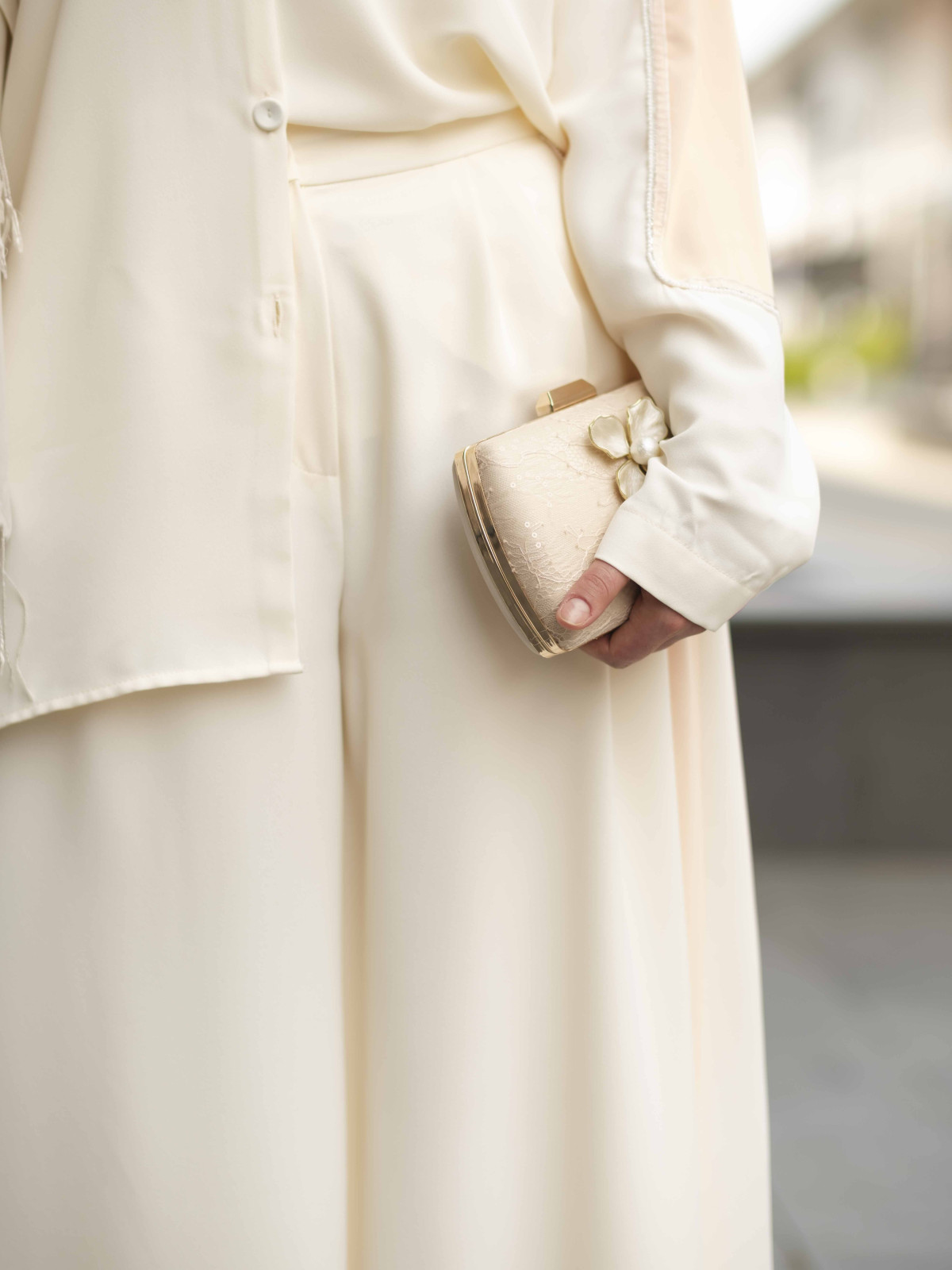 İNCİ VE TAŞ DETAYLI TAKIM-EKRU/SOMON