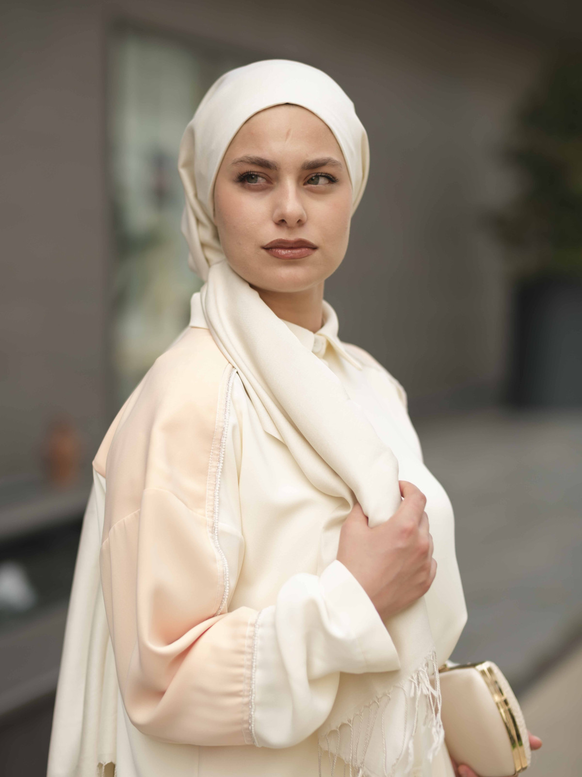 İNCİ VE TAŞ DETAYLI TAKIM-EKRU/SOMON