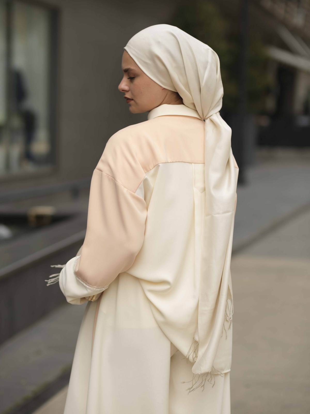 İNCİ VE TAŞ DETAYLI TAKIM-EKRU/SOMON