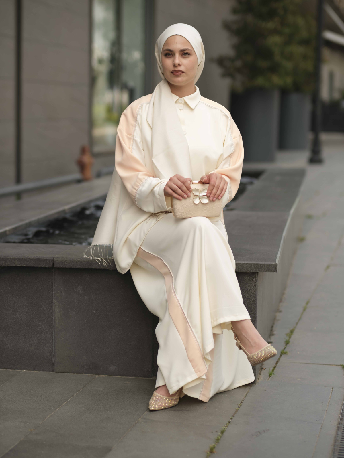 İNCİ VE TAŞ DETAYLI TAKIM-EKRU/SOMON