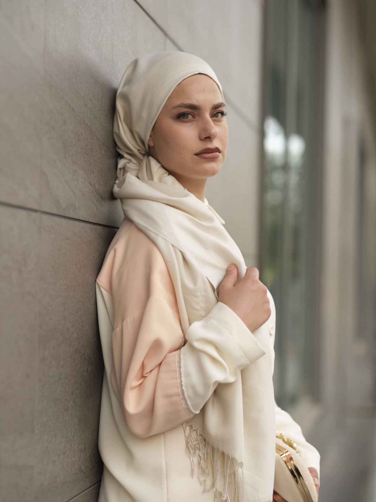 İNCİ VE TAŞ DETAYLI TAKIM-EKRU/SOMON