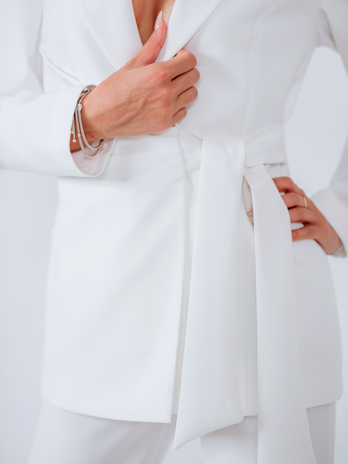 BAĞLAMALI TAKIM-BEYAZ